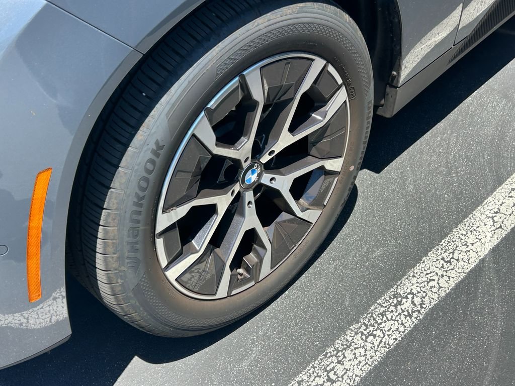 Used 2026 Gray Metallic BMW 30 xDrive image 3