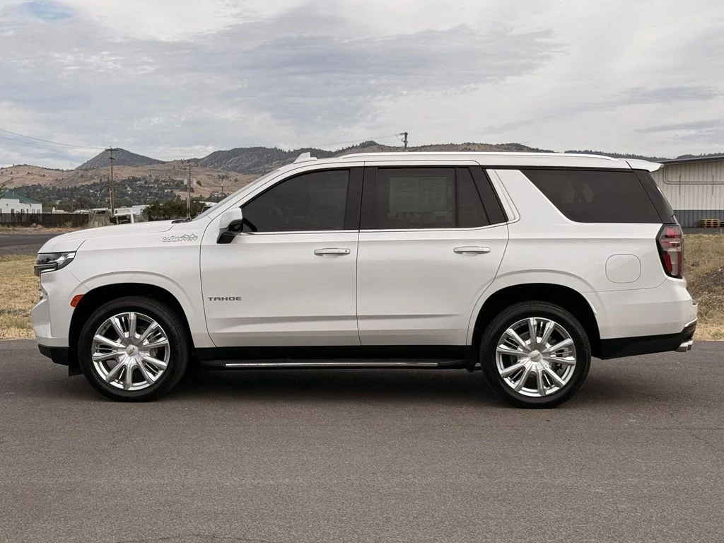 Used 2021 Pearl Chevrolet High Country image 3
