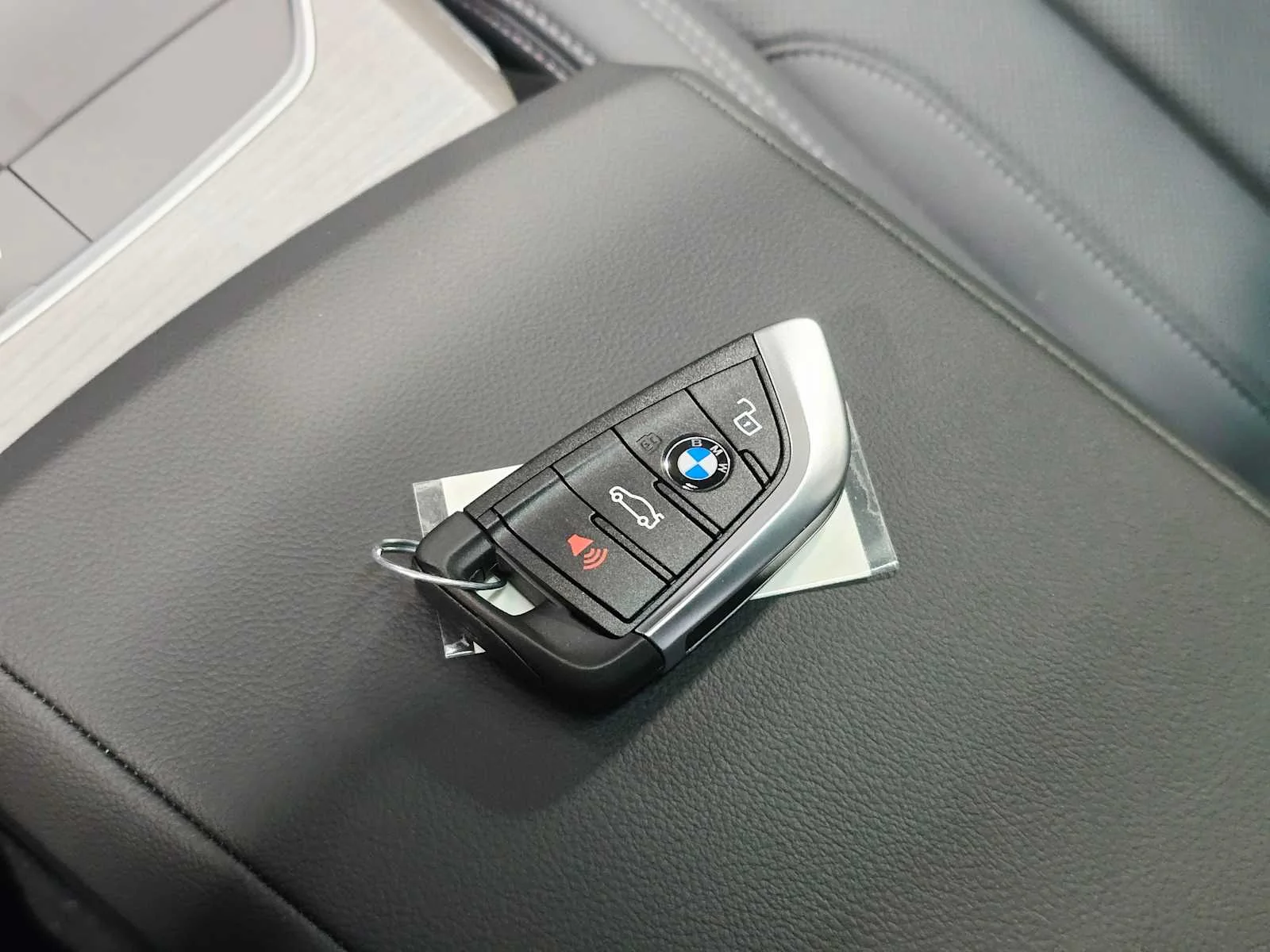 New 2026 Skyscraper Grey Metallic BMW xDrive40 image 31