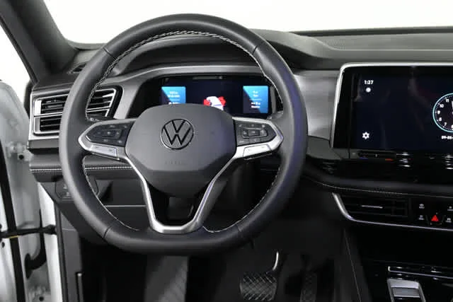 New 2026 Opal White Pearl Volkswagen 2.0T SE w/Technology image 3