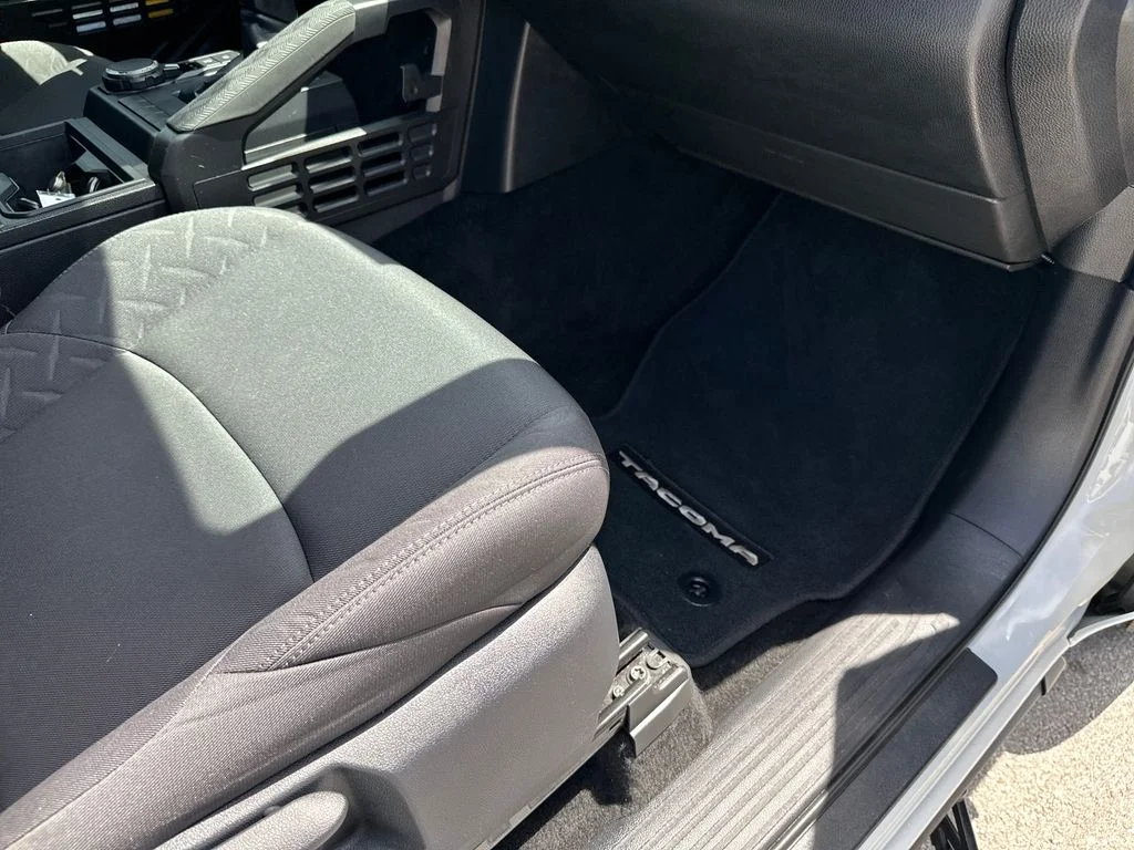 Used 2025 White Toyota SR image 39