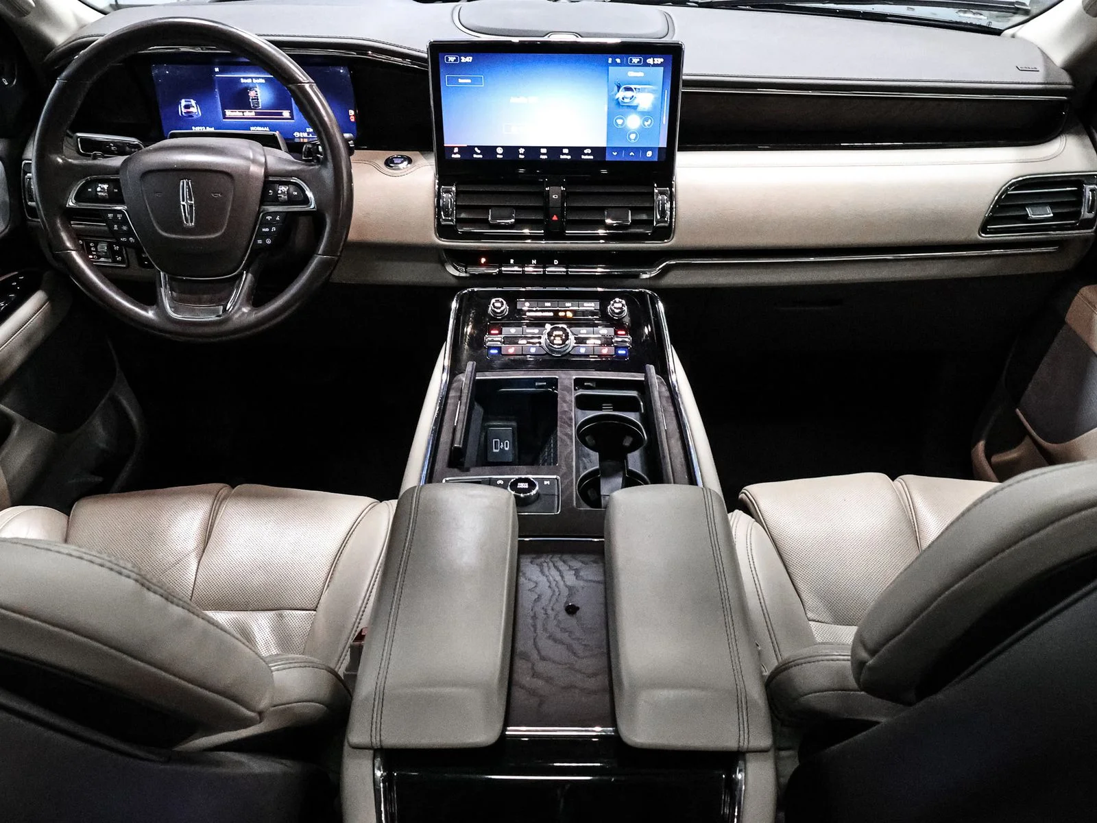Used 2022 Black Lincoln Reserve image 27