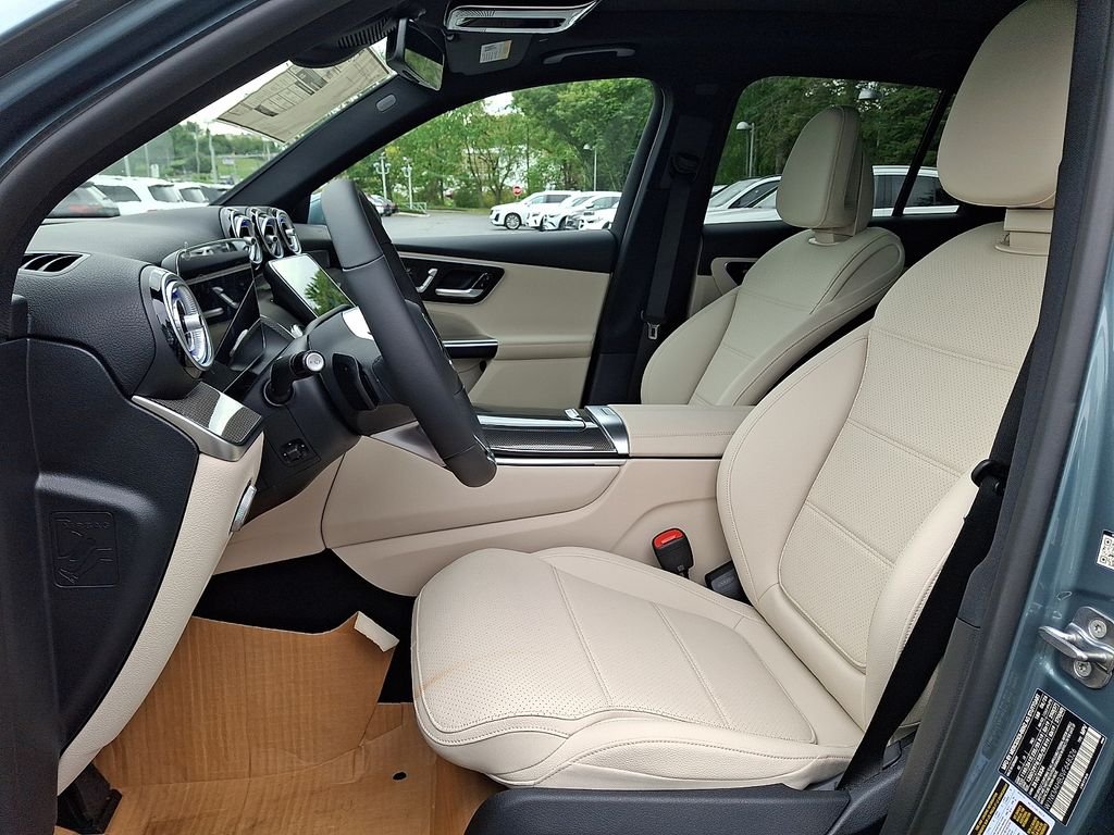 2027 Mercedes-Benz GLC 300 AWD 4MATIC® photo 13