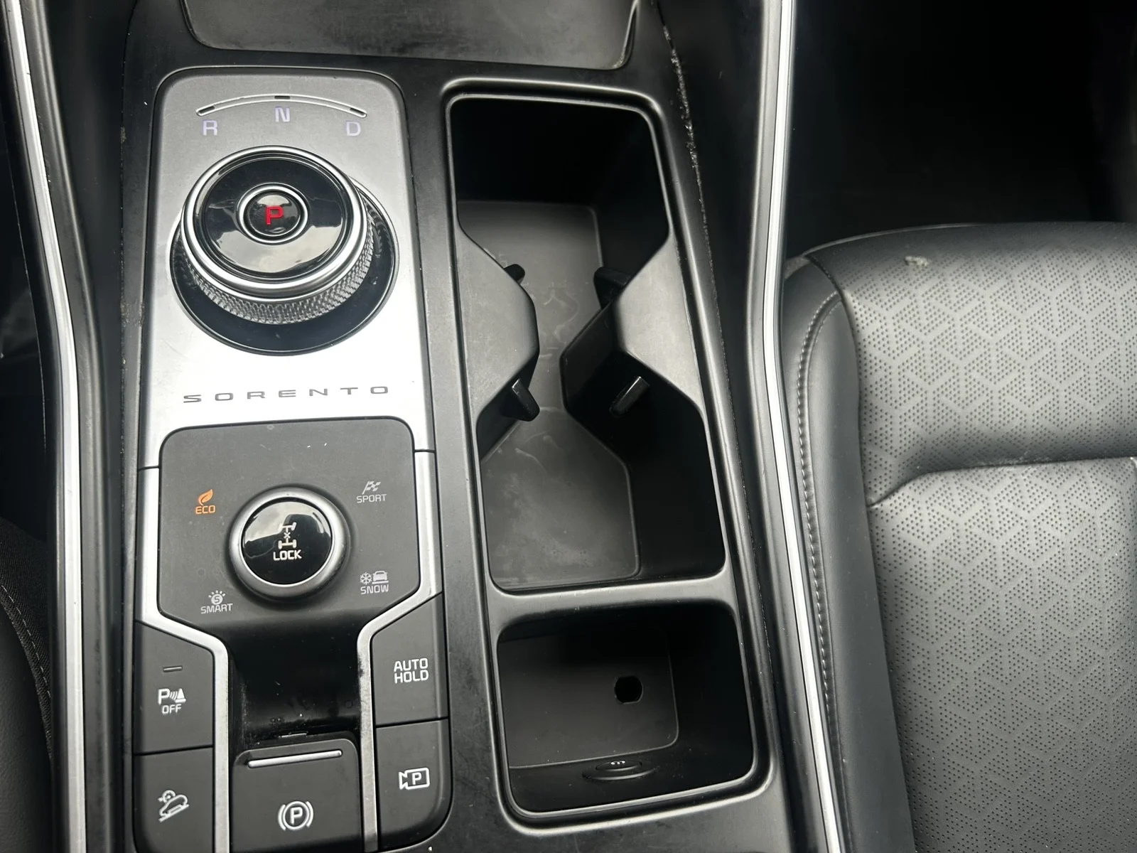 Used 2022 Black Kia S image 22