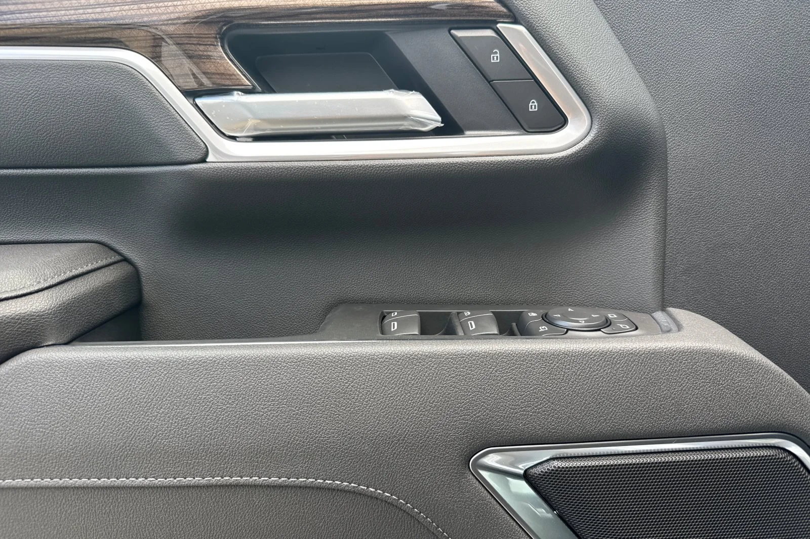 2026 Chevrolet Silverado 3500 HD LT view 10