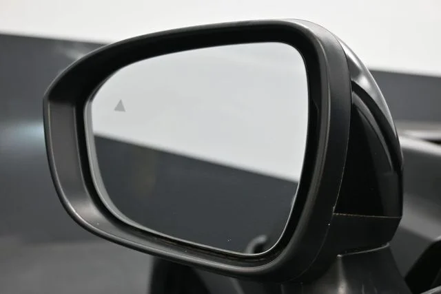 Used 2022 Black Nissan SV image 4
