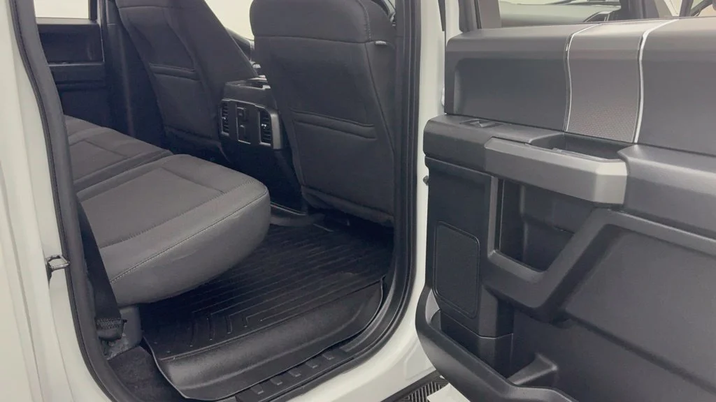 Used 2016 Oxford White Ford XLT image 38