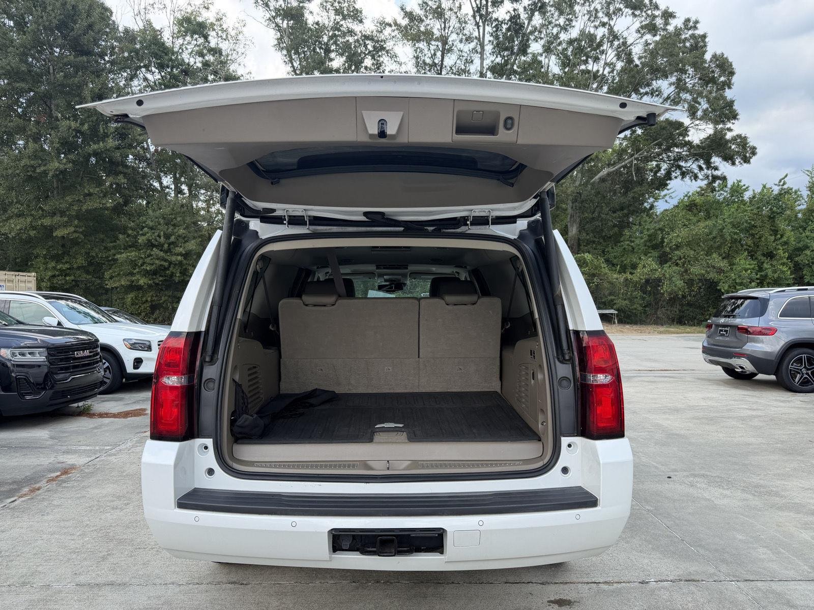 Used 2020 Iridescent Pearl Tricoat Chevrolet LT image 23