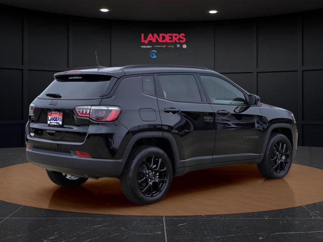 New 2026 Diamond Black Crystal Pearlcoat Jeep Latitude image 4