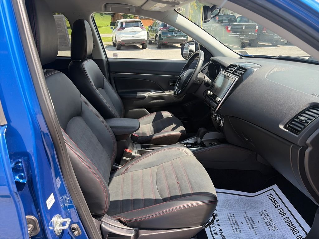 Used 2025 Blue Mitsubishi 2.0 SE image 37