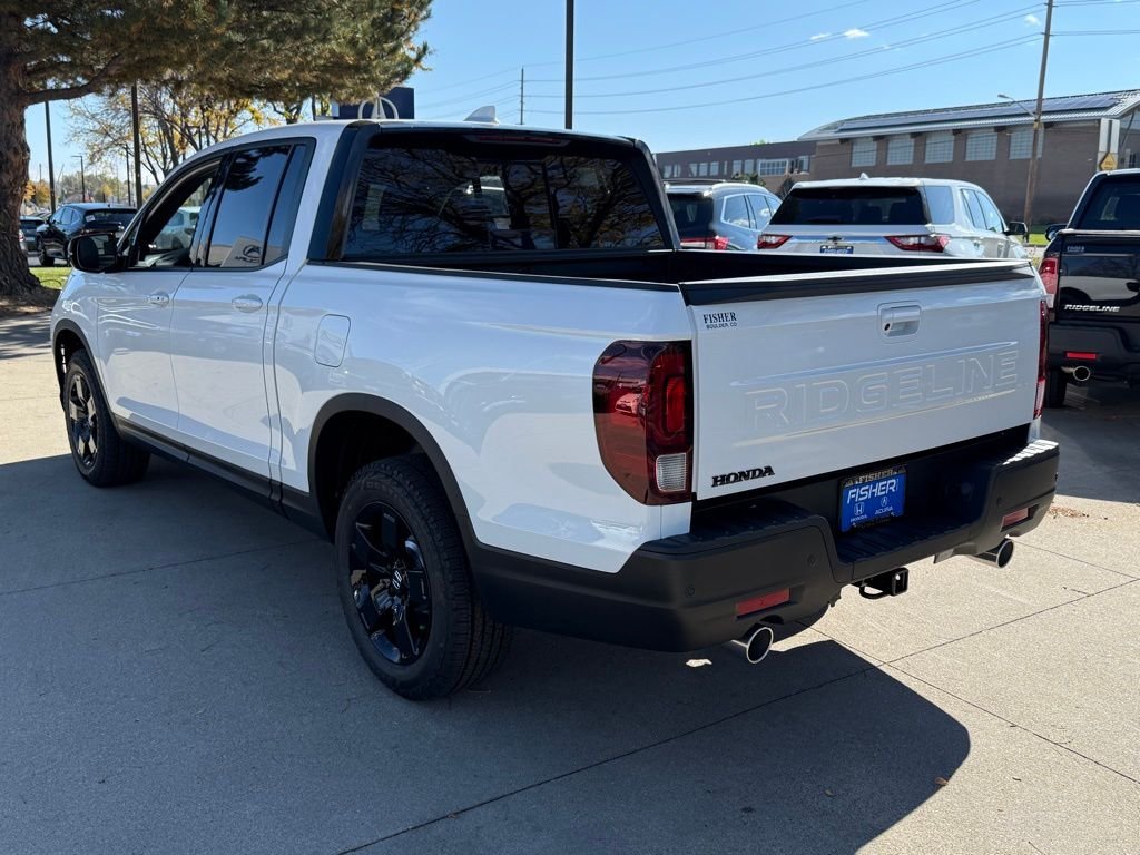 2026 Honda Ridgeline Black Edition photo 4