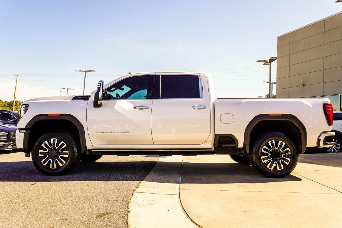 Used 2024 White GMC Denali Ultimate image 9
