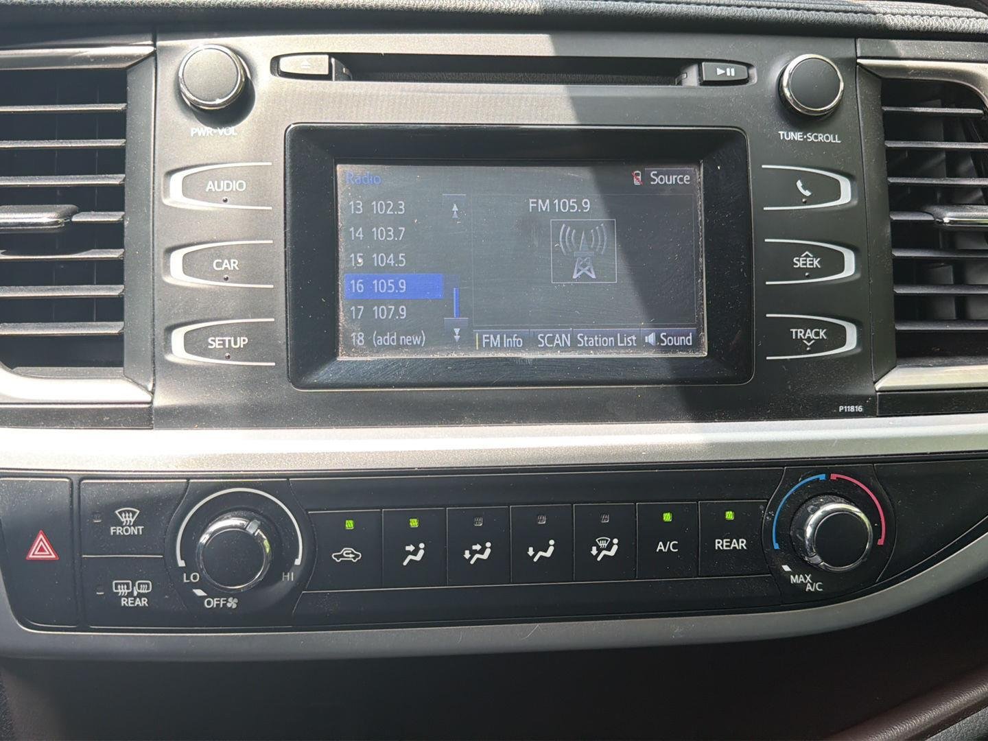 Used 2019  Toyota LE image 26