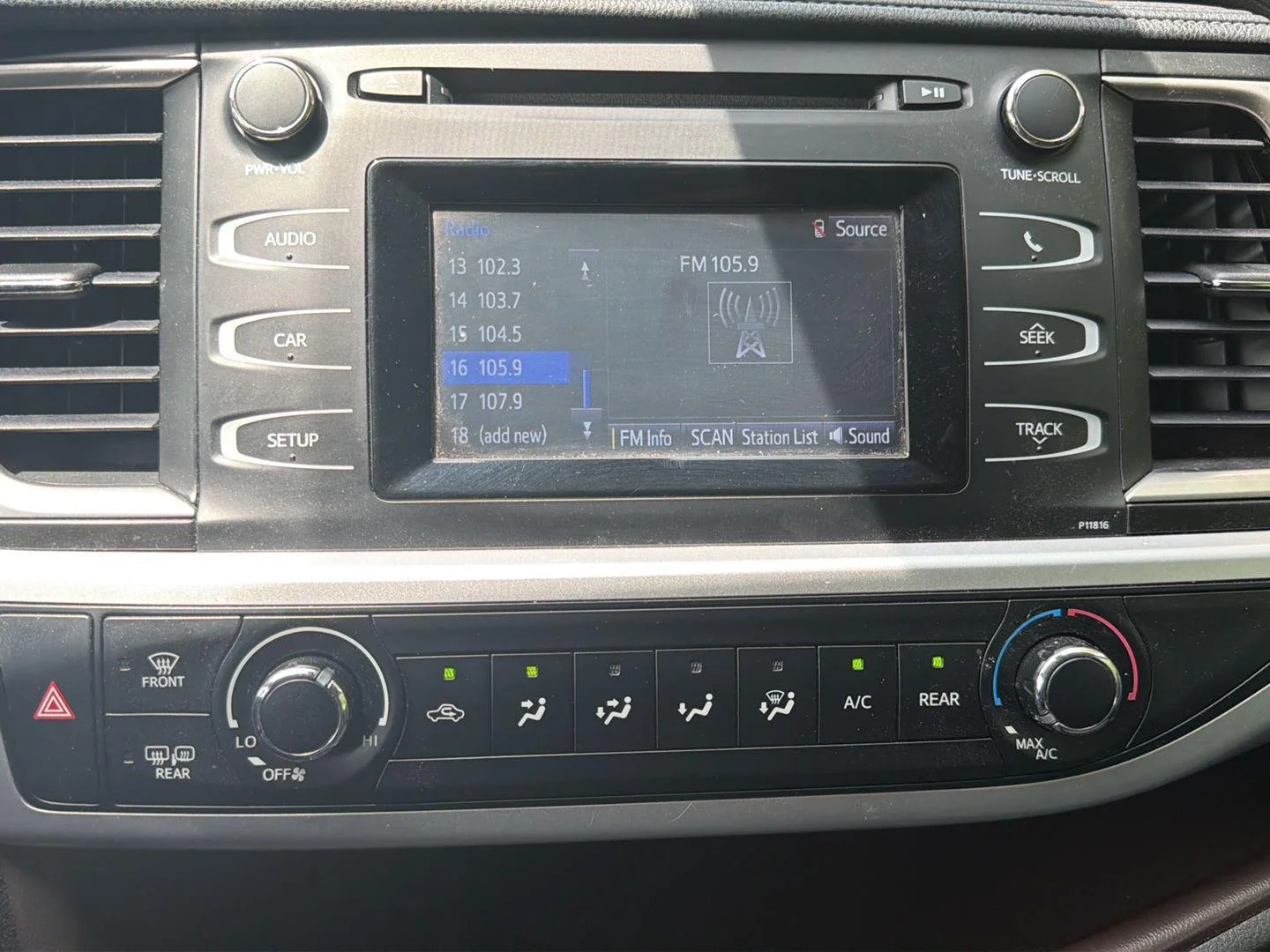 Used 2019  Toyota LE image 26