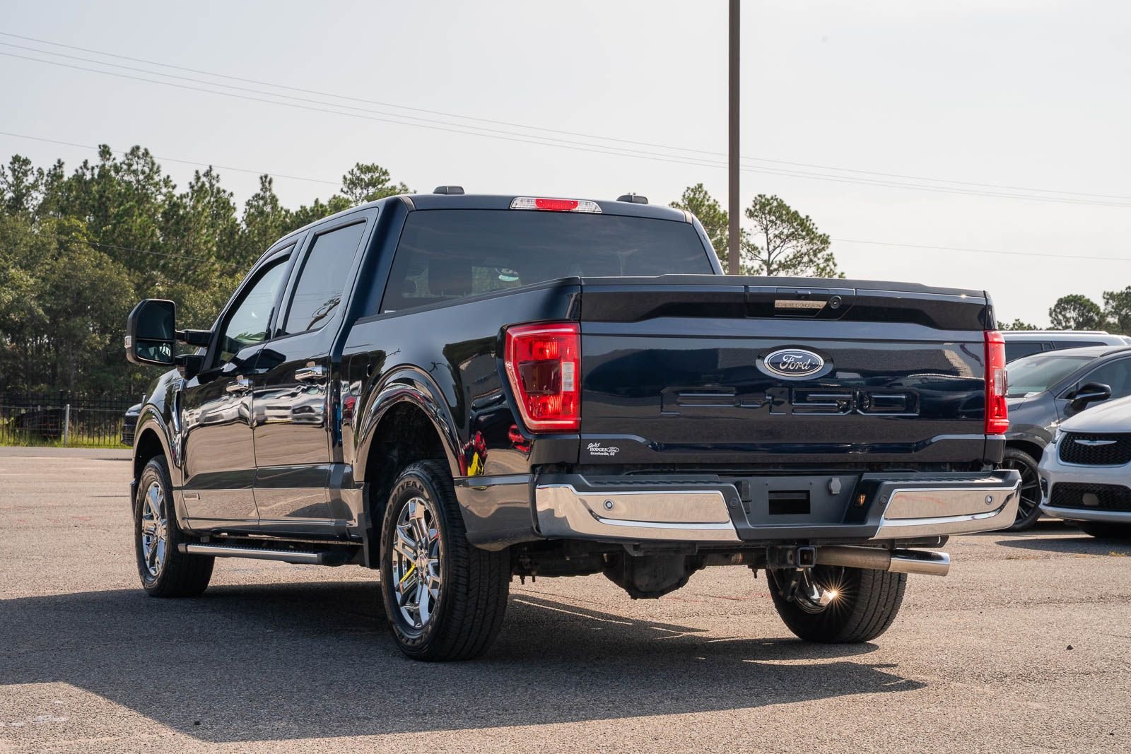 Used 2023 Antimatter Blue Metallic Ford XLT image 5