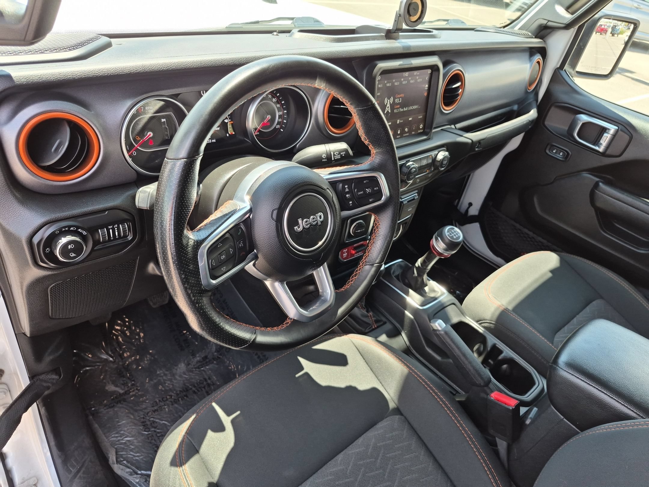 Used 2022 Bright White Clearcoat Jeep Mojave image 14