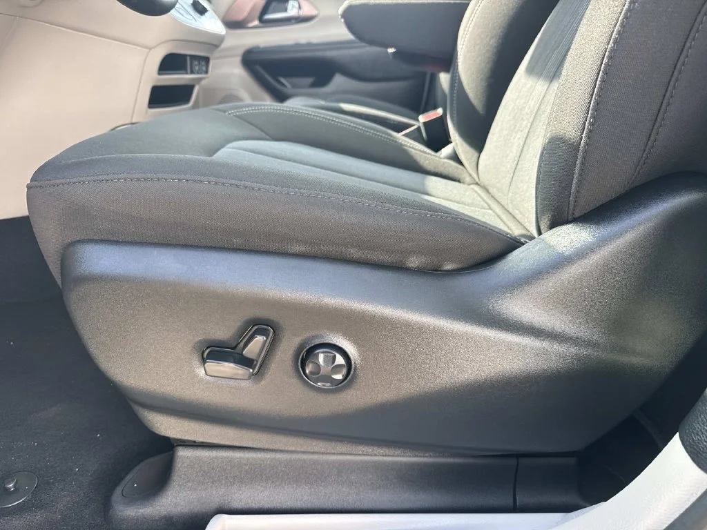 Used 2023 Black Chrysler LX image 28