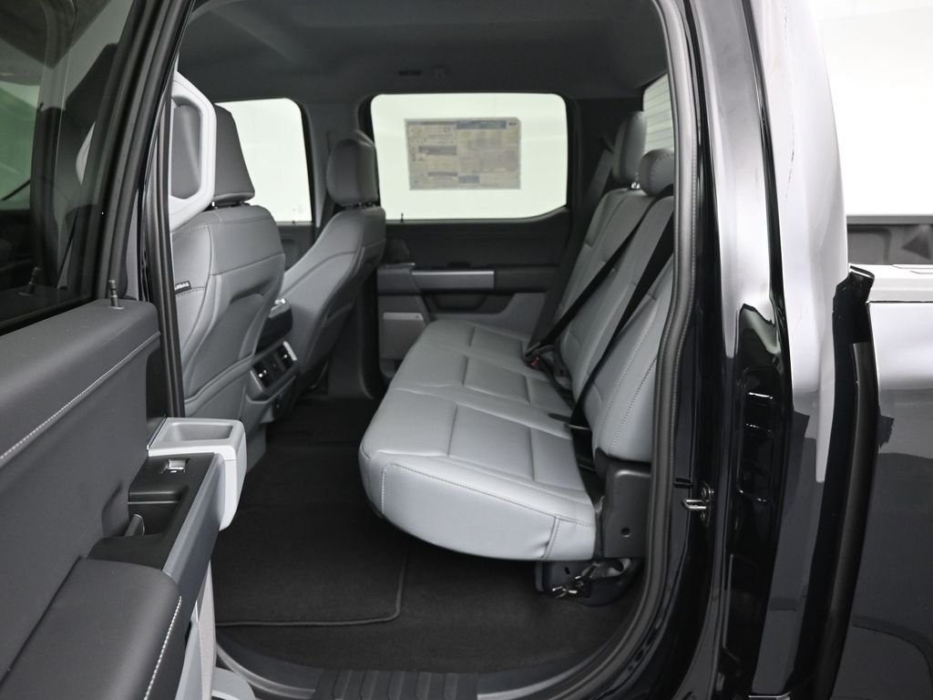2025 Ford F-150 Lightning Flash - Photo 19