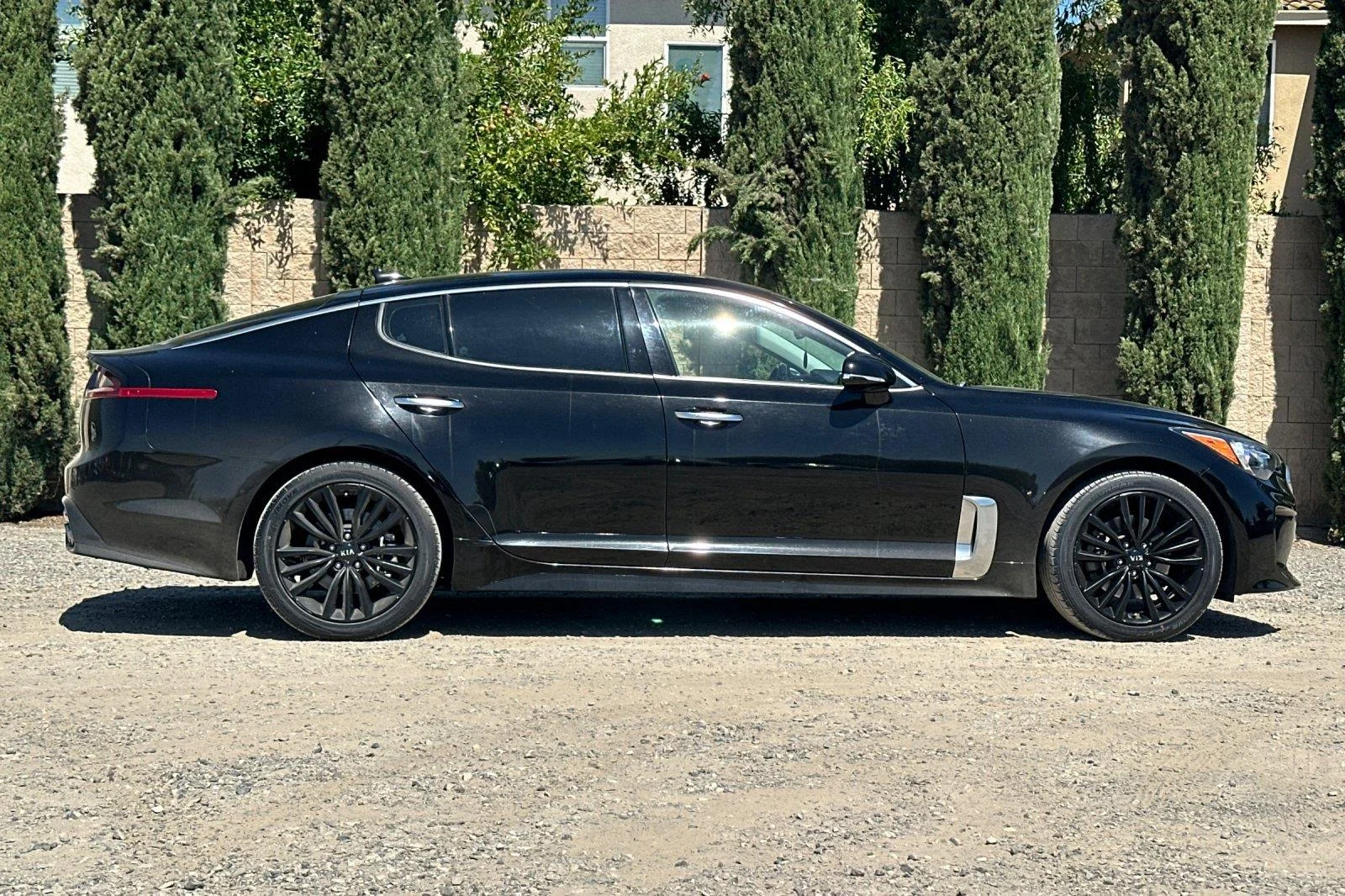 Used 2019 Aurora Black Pearl Kia Base image 3