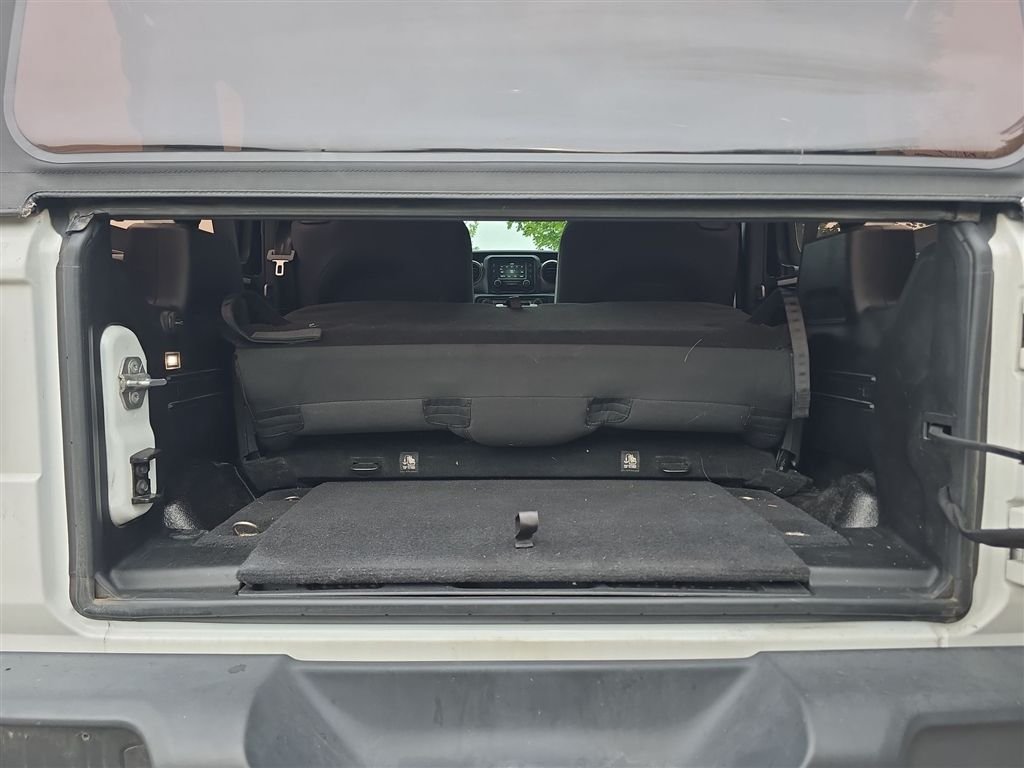 Used 2018 White Jeep Sport image 12