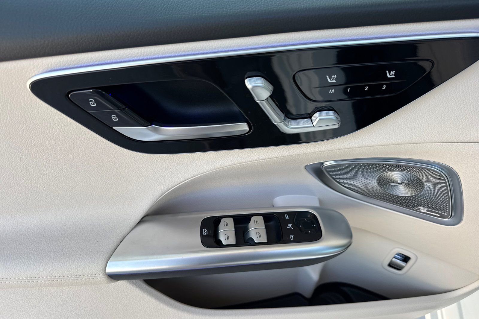 New 2026 Polar White Mercedes-Benz C 300 image 25