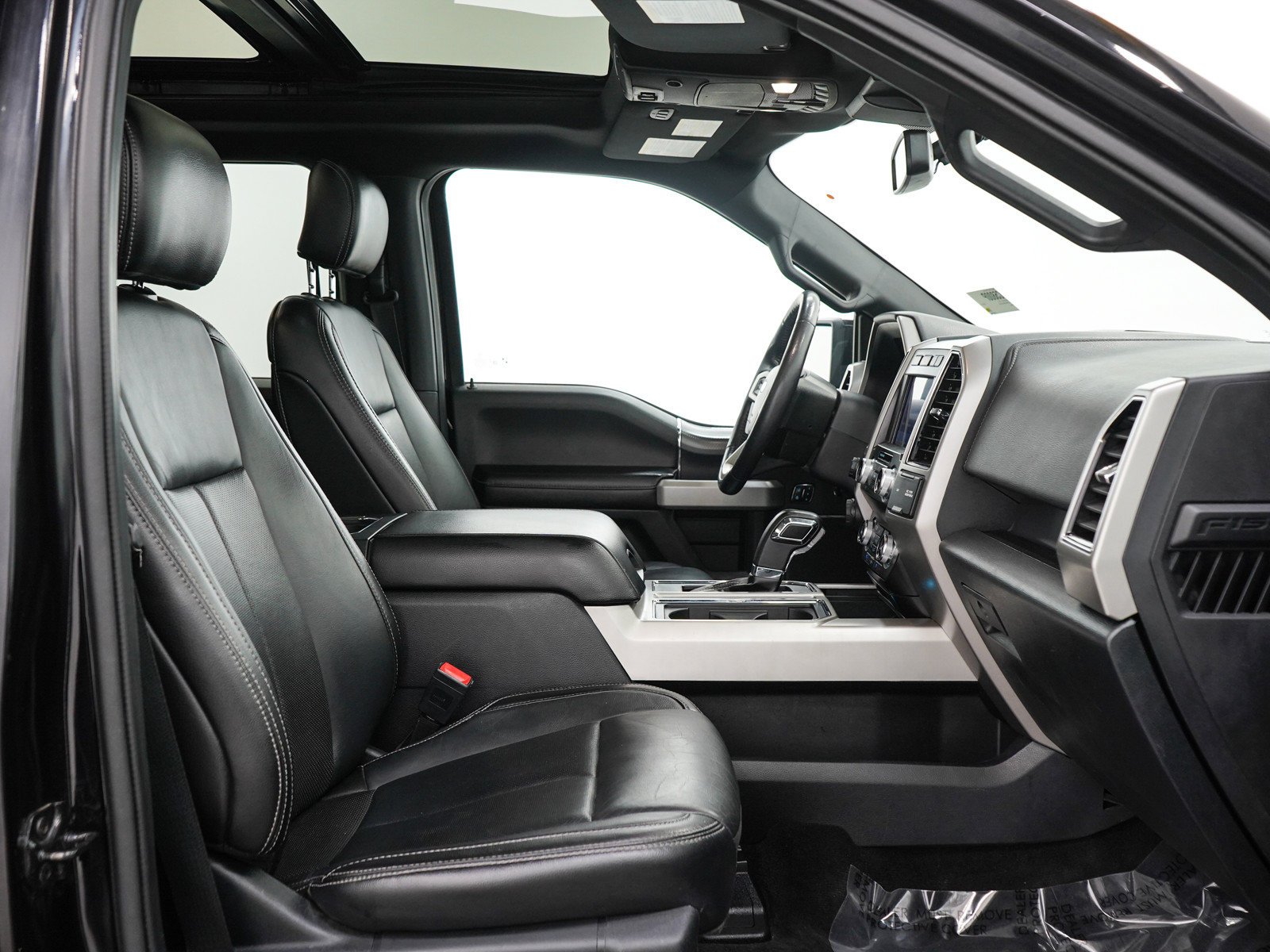 Used 2020 Black Ford XL image 13