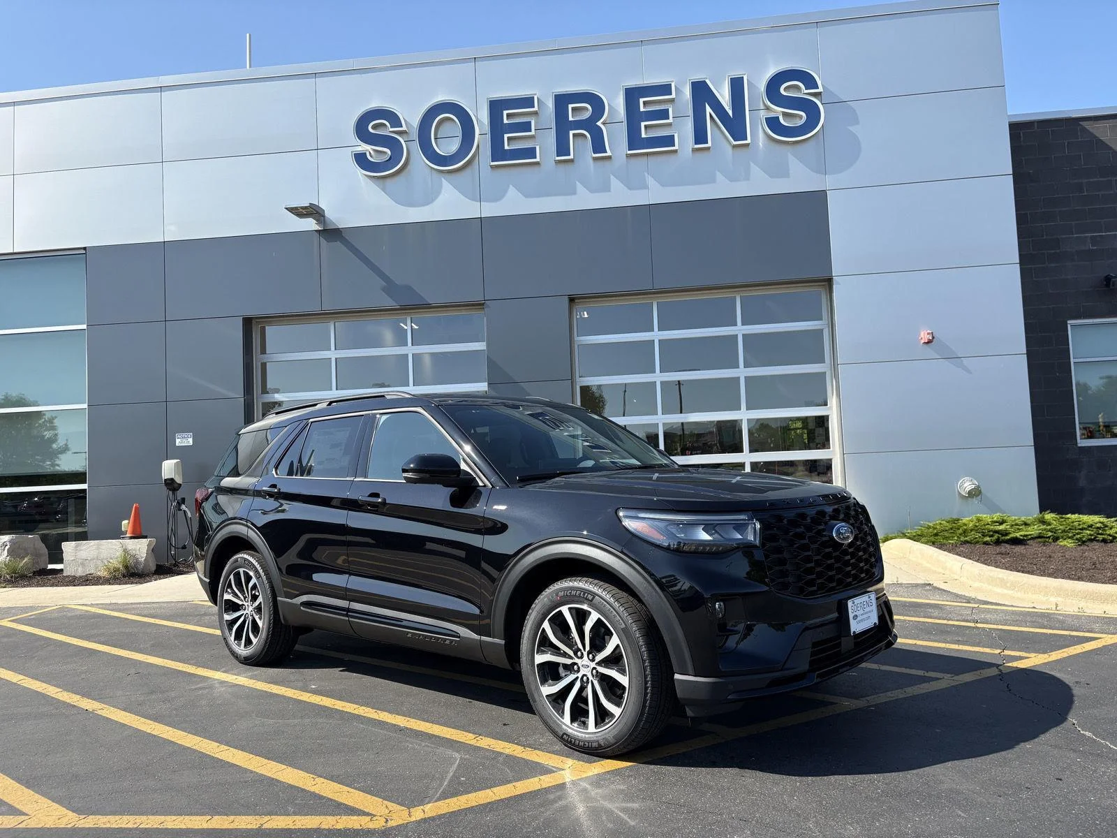 2026 Ford Explorer ST-LINE 4WD's photo