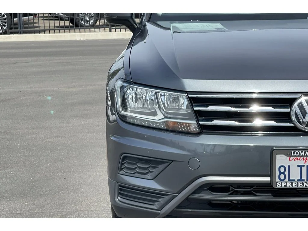 Used 2019 Platinum Gray Metallic Volkswagen SE image 44