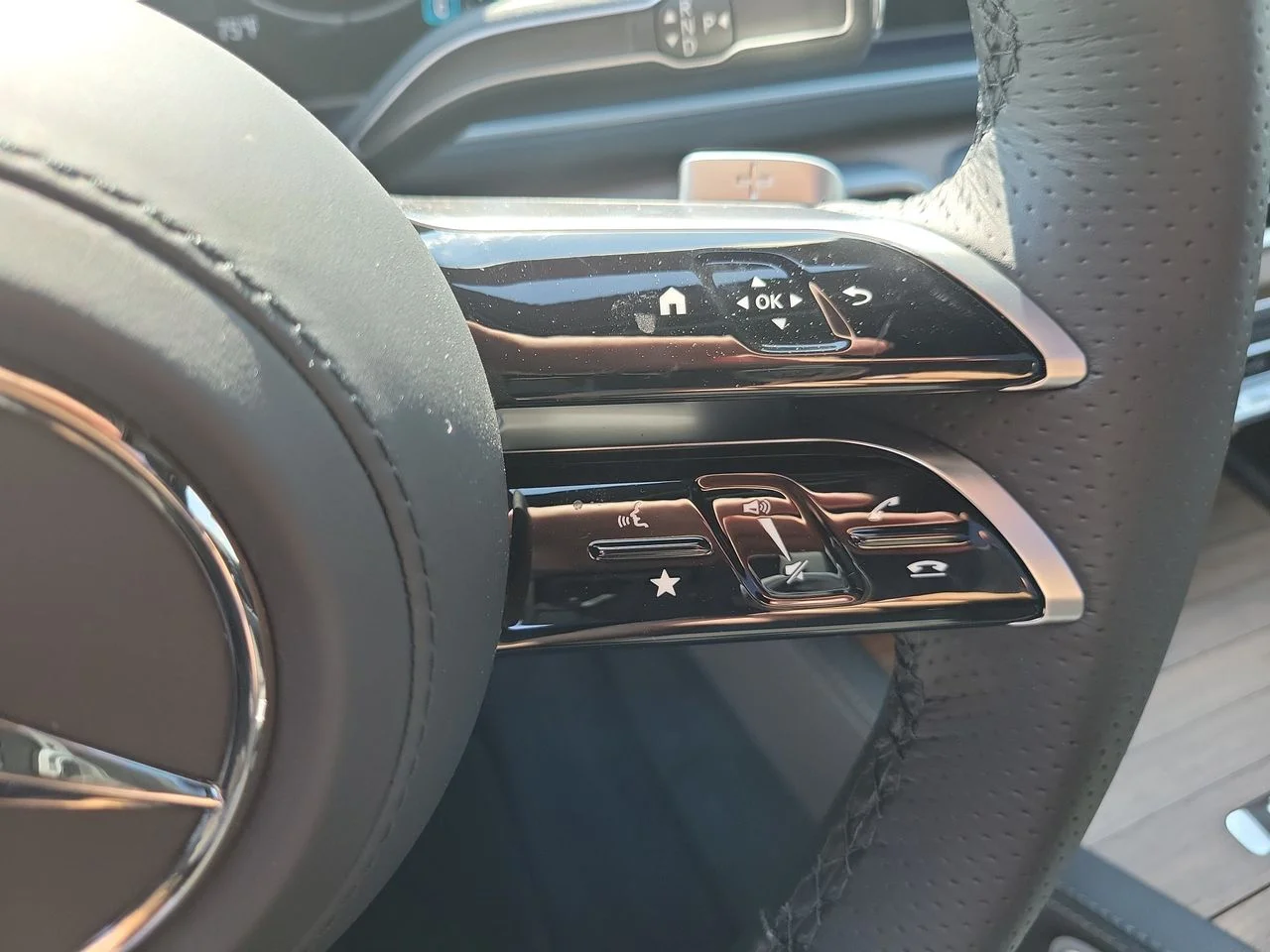 New 2026 Selenite Grey Metallic Mercedes-Benz GLS 580 image 31