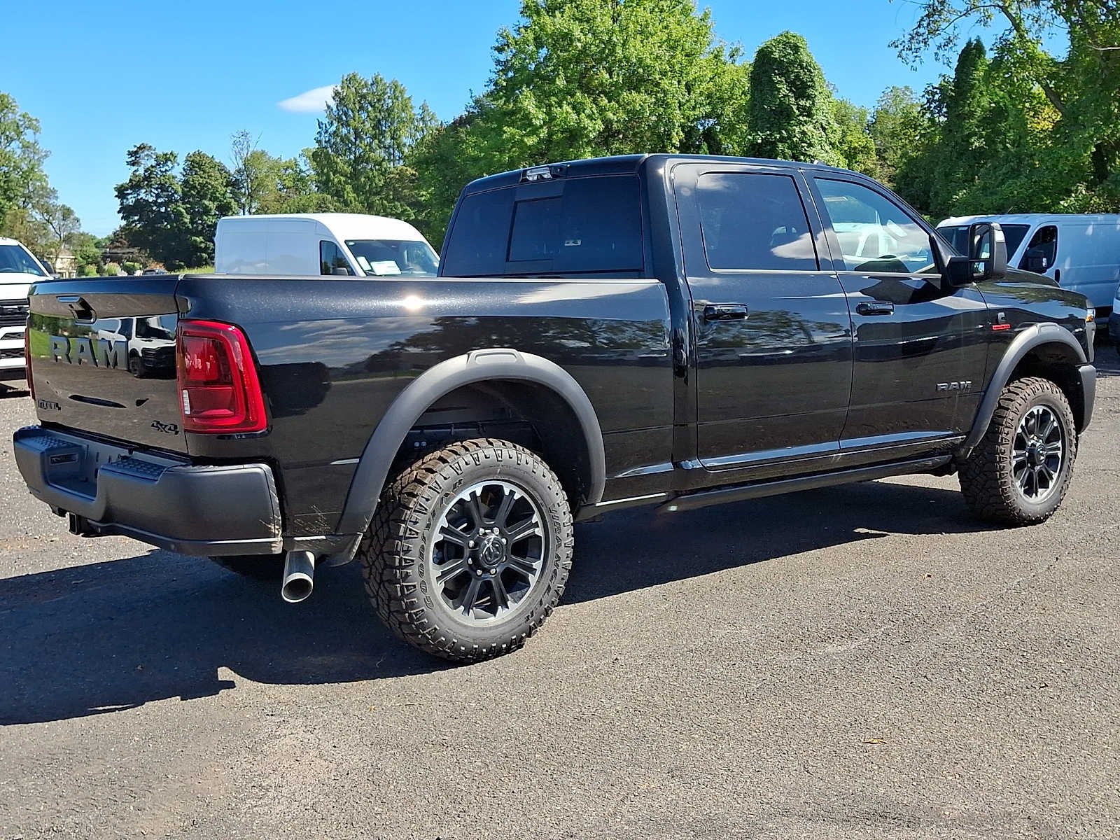 New 2026 Diamond Black Crystal Pearl-Coat Exterior Paint RAM Rebel image 6