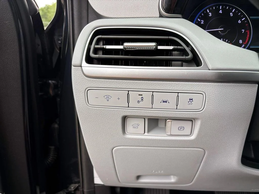 Used 2020 White Hyundai SEL image 20