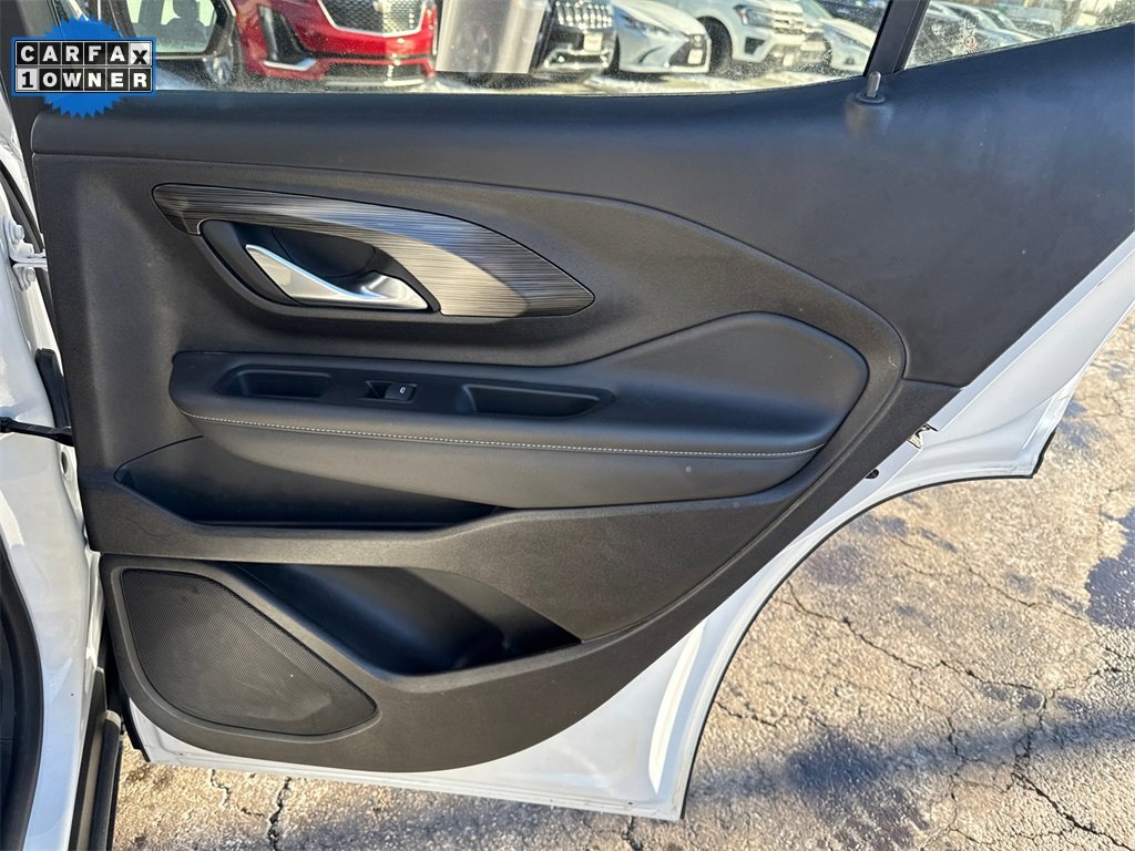 2023 GMC TERRAIN - Image 30