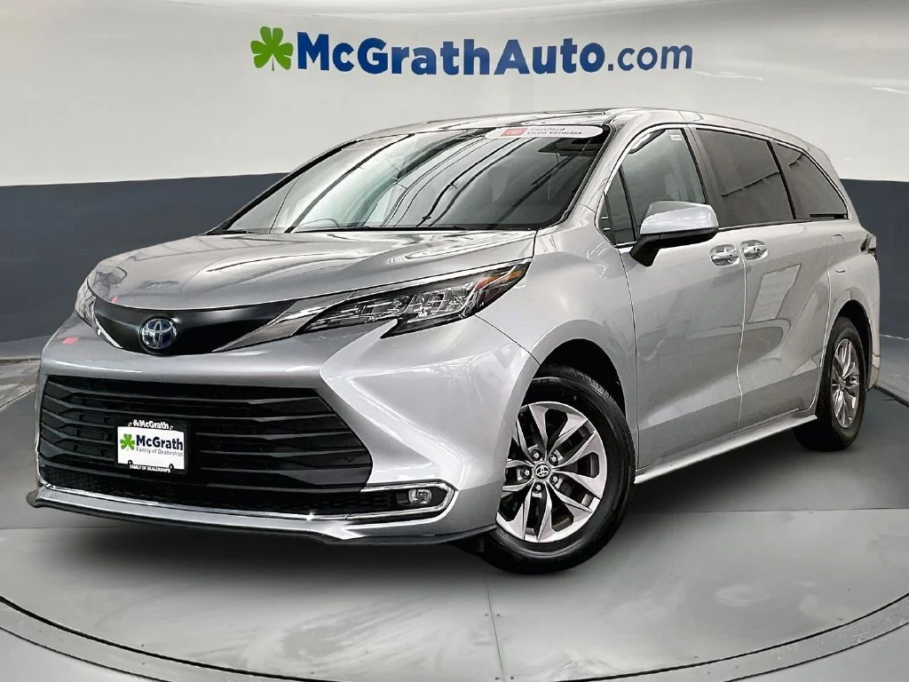 Used 2023 Silver Toyota XLE image 2