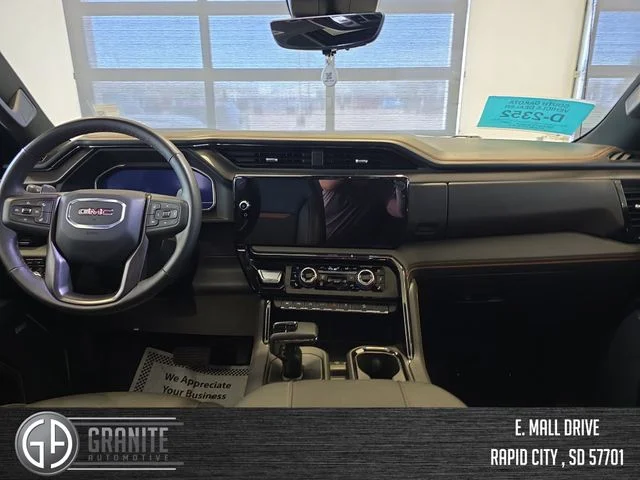Used 2024 White GMC AT4 image 13