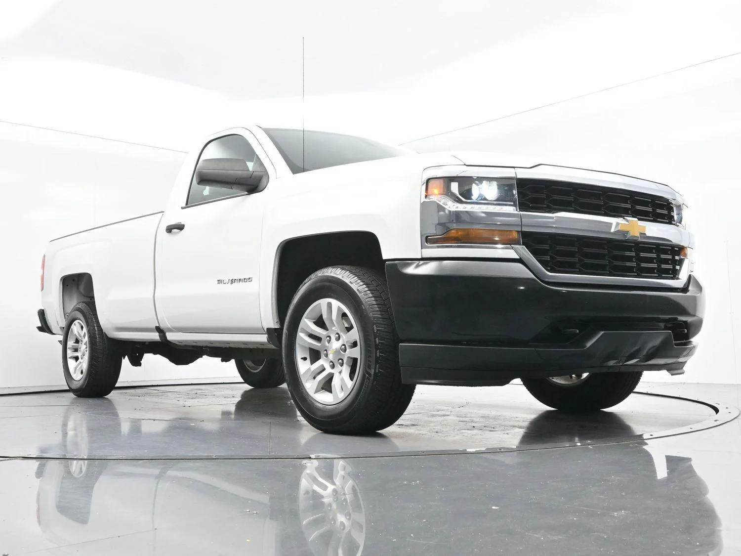 Used 2018 SUMMIT WHITE Chevrolet Work Truck image 36