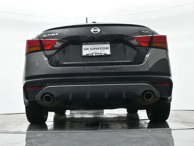 Used 2019 Super Black Nissan 2.5 SR image 14
