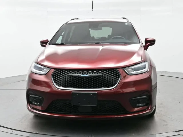 Used 2021 Velvet Red Pearlc Chrysler Hybrid Limited image 2