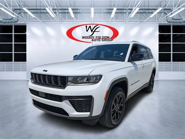 Used 2026 White Jeep Altitude image 7