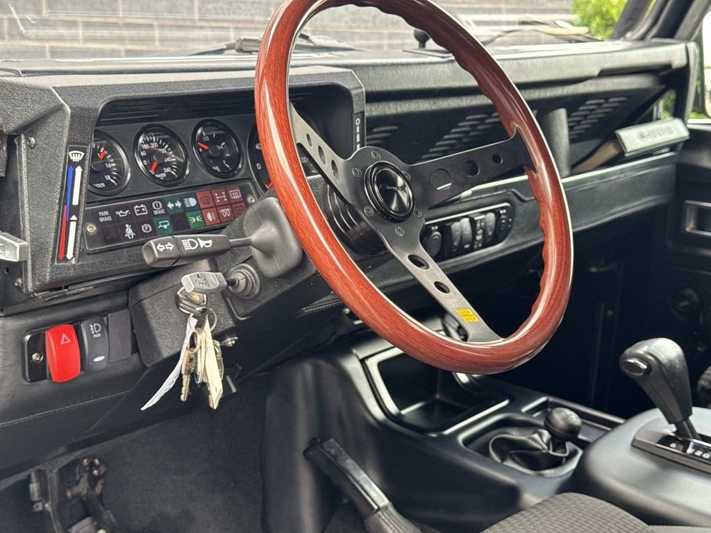 Used 1997 Beluga Black Clearcoat Land Rover COLLECTOR SERIES image 17