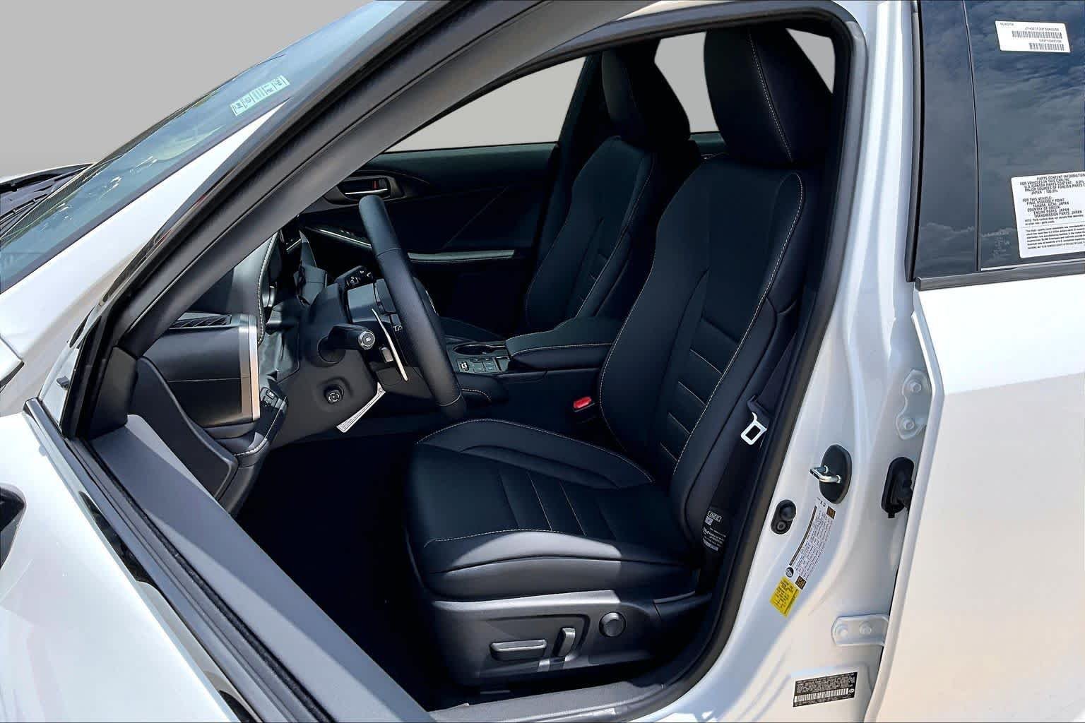 New 2026 Ultra White Lexus F SPORT AWD image 9