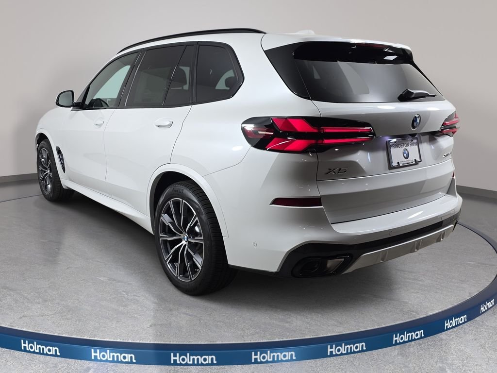 New 2026 Mineral White Metallic BMW xDrive40i image 7