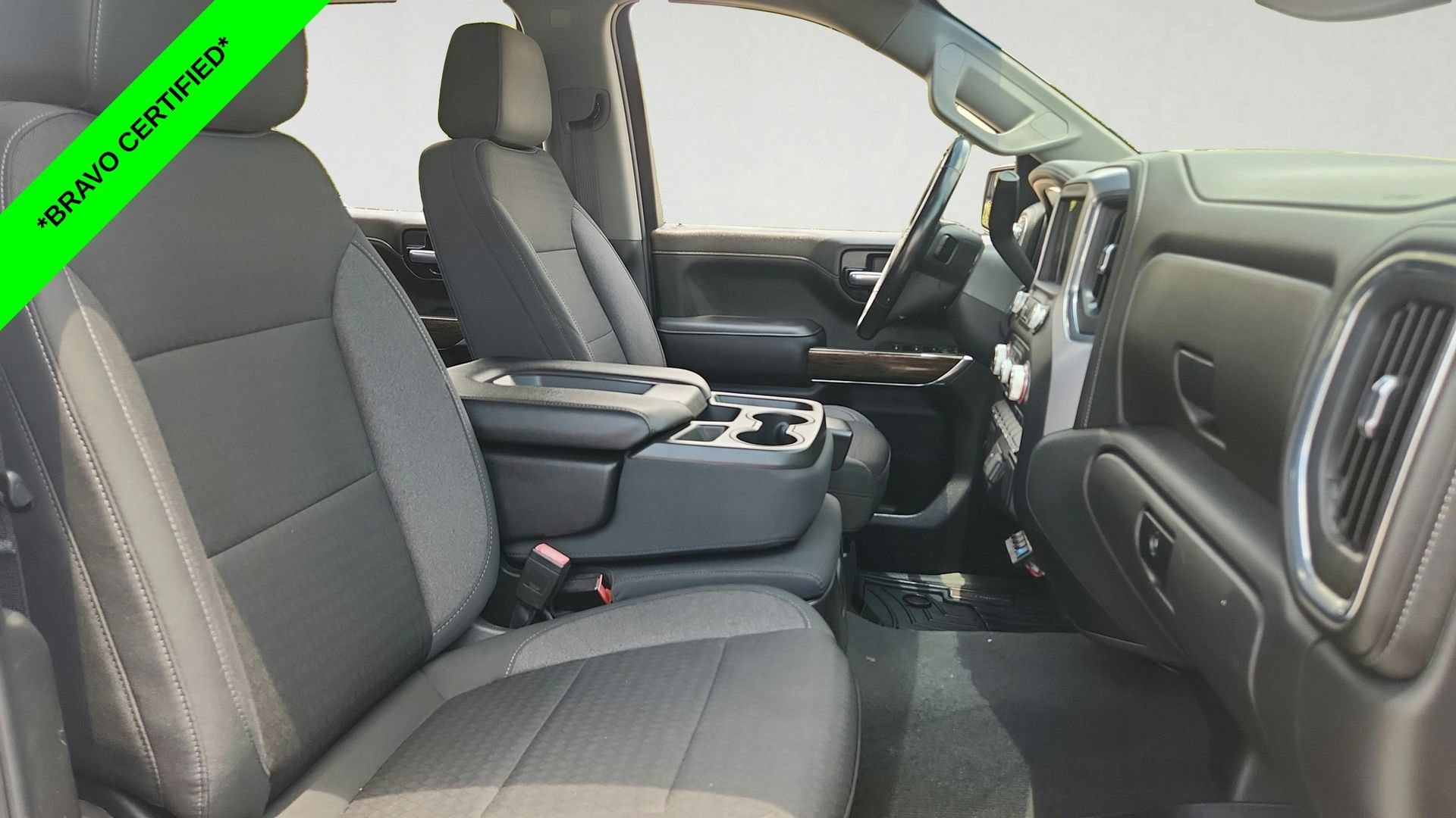 Used 2021 SUMMIT WHITE GMC SLE image 22