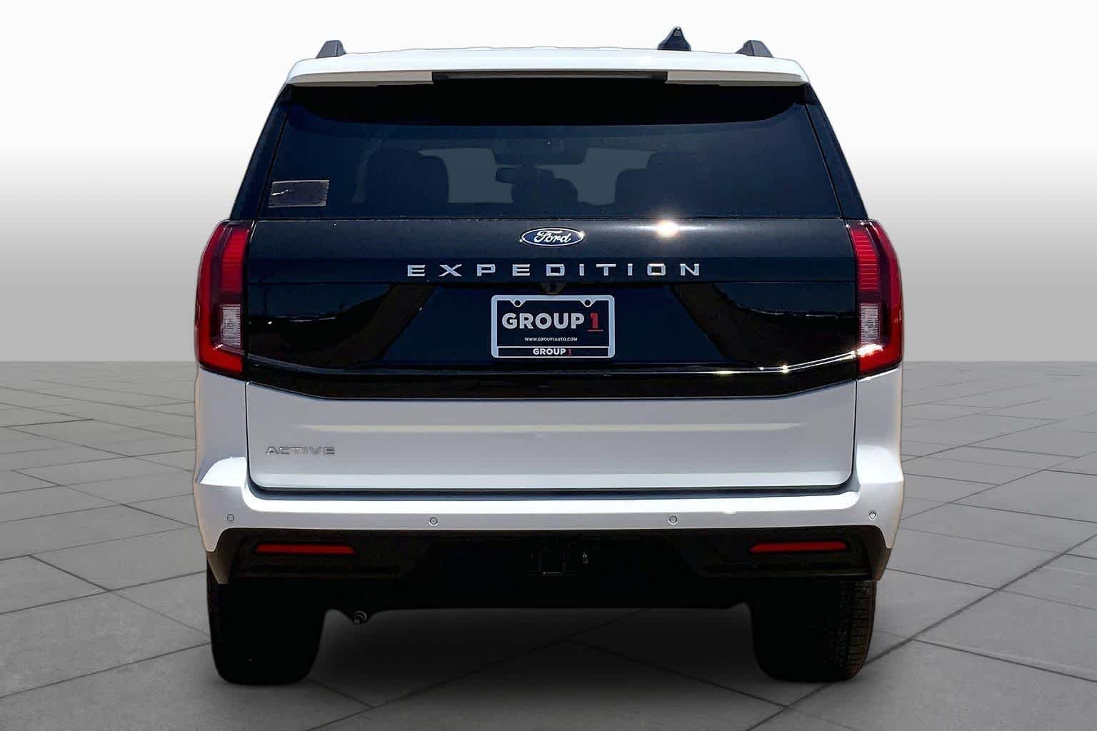 New 2026 Oxford White Ford Active image 4