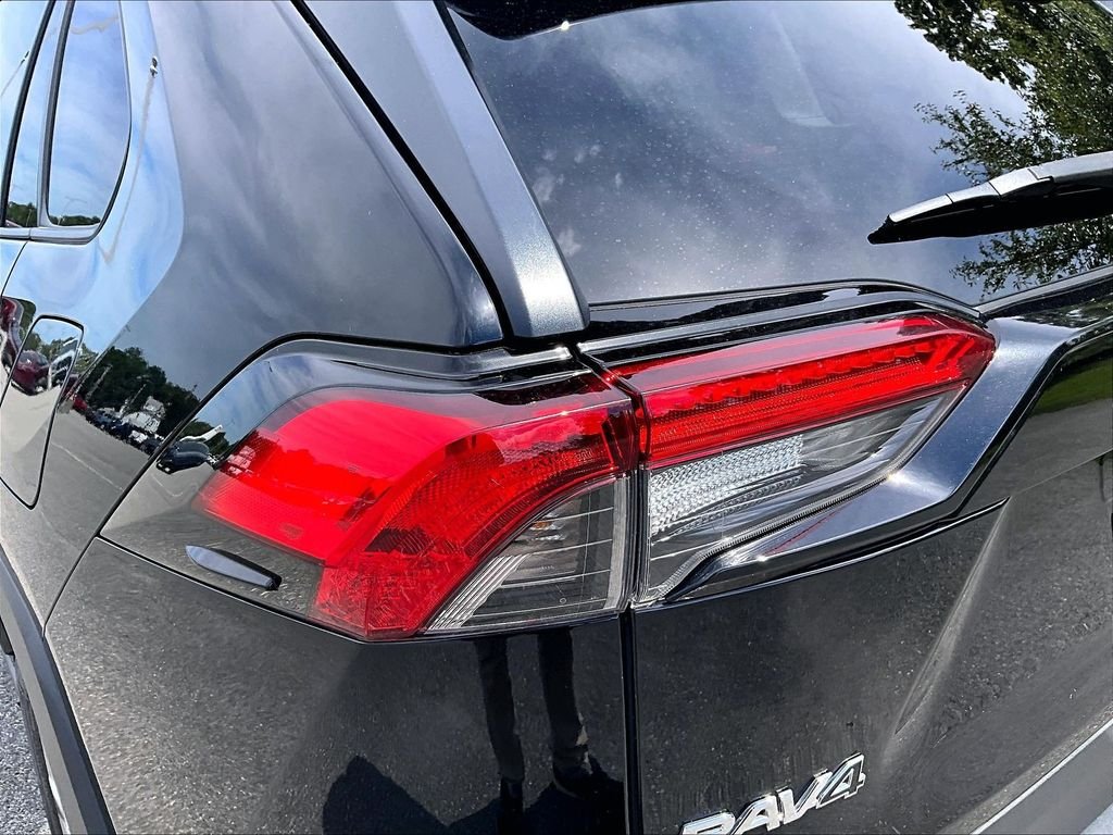 Used 2022 Black Toyota XLE Premium image 34