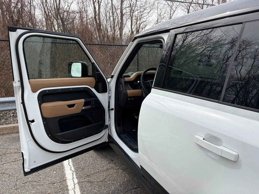 New 2026 Fuji White Land Rover V8 image 10