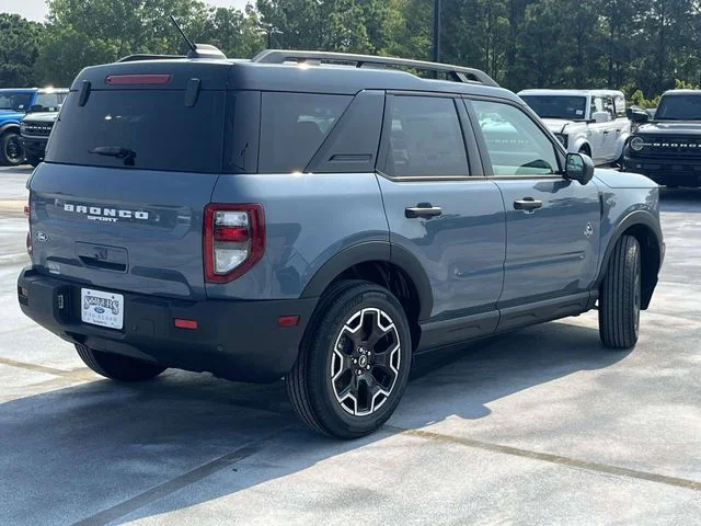 New 2026 Azure Gray Metallic Tri-Coat Ford Outer Banks image 3