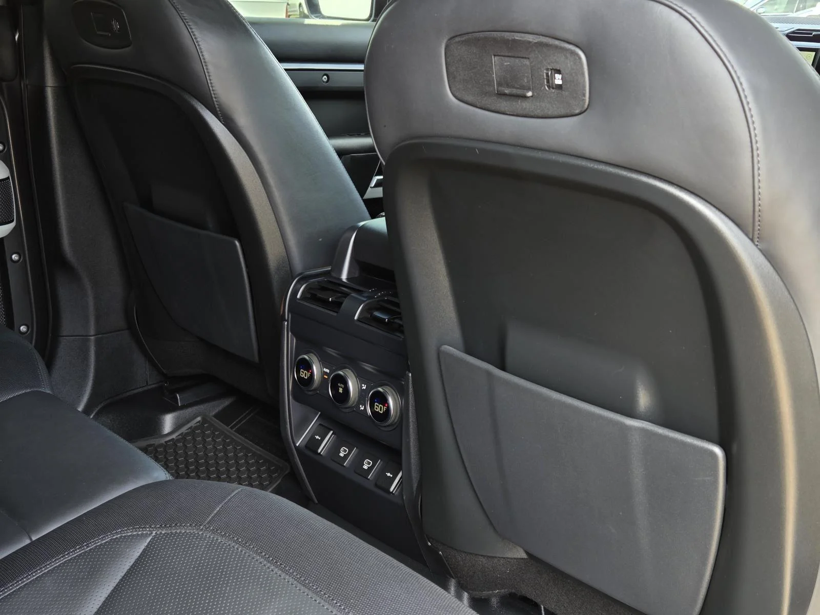 Used 2022 Carpathian Grey Premium Metallic Land Rover X-Dynamic image 40