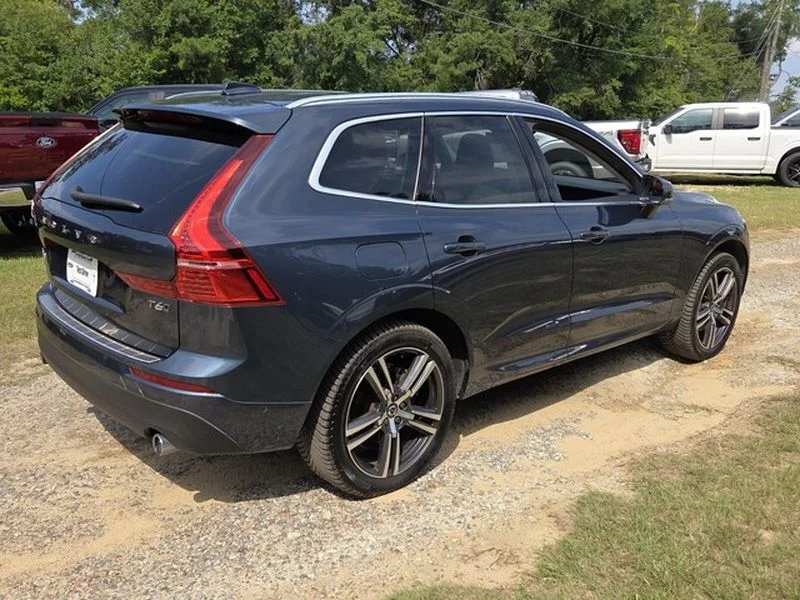 Used 2019 Denim Blue Metallic Volvo Momentum image 13