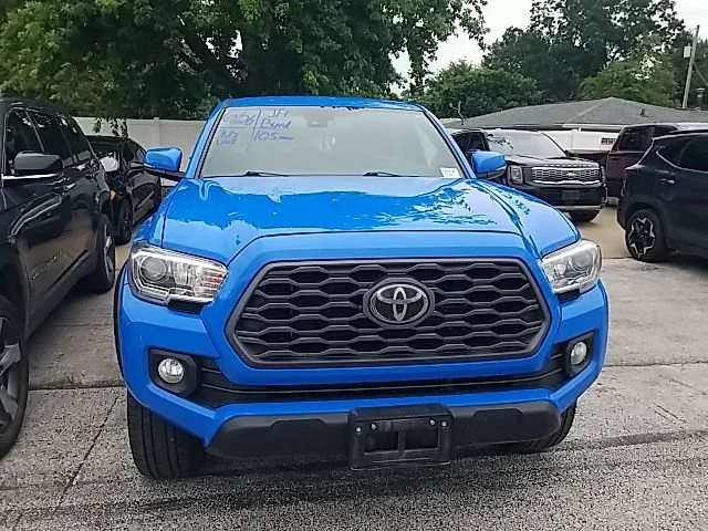 Used 2020 Blue Toyota SR5 image 5