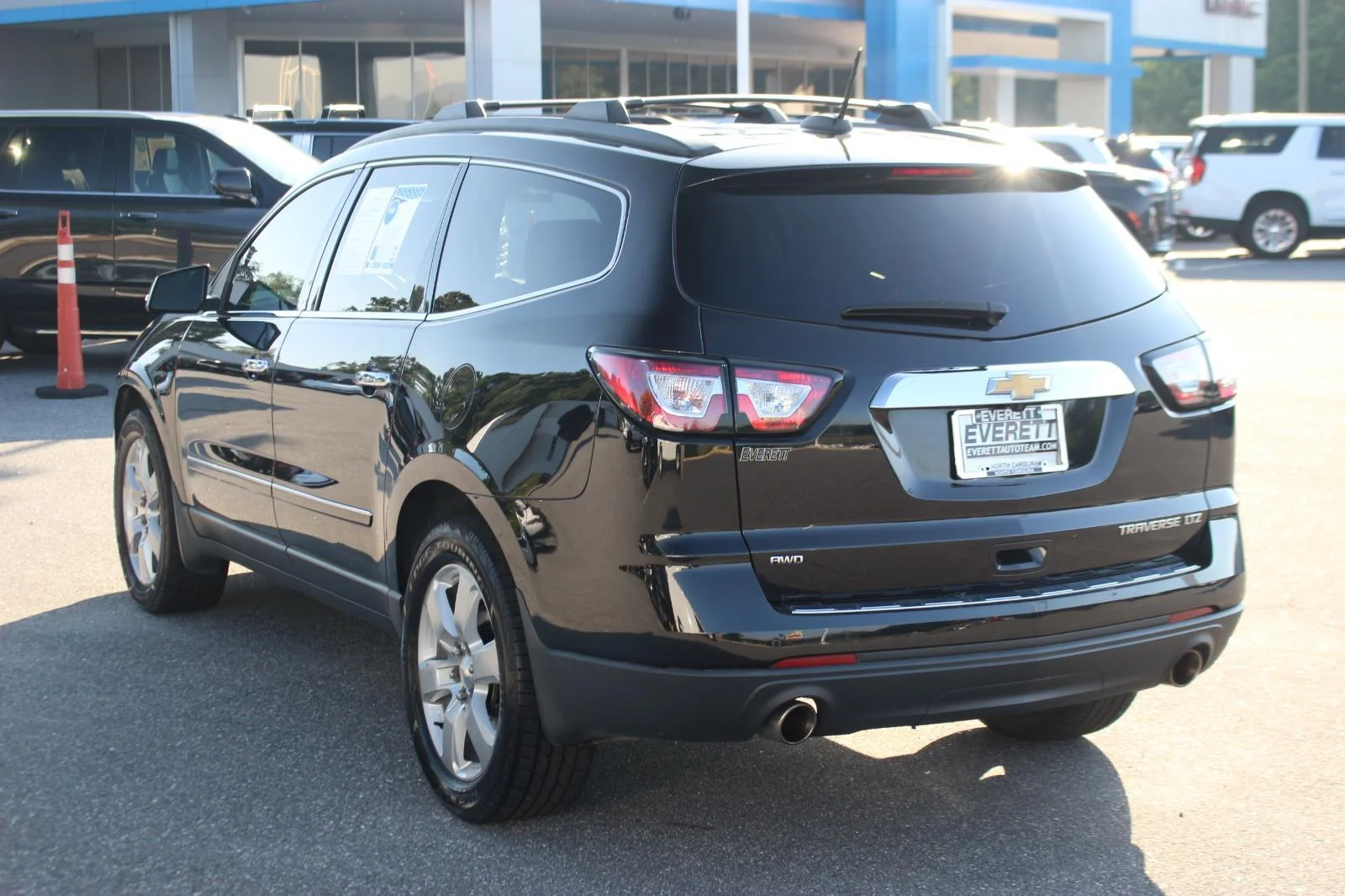 Used 2016 MOSAIC BLACK METALLIC Chevrolet LTZ image 5